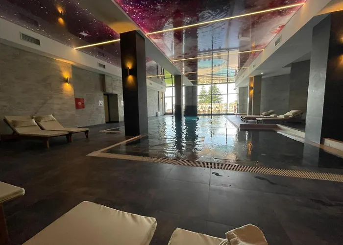 Hills Lux & شقة كوباونيك