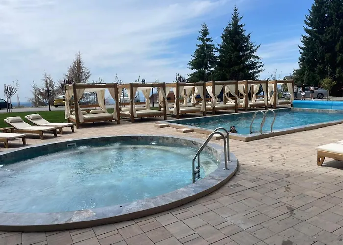 Hills Lux & كوباونيك