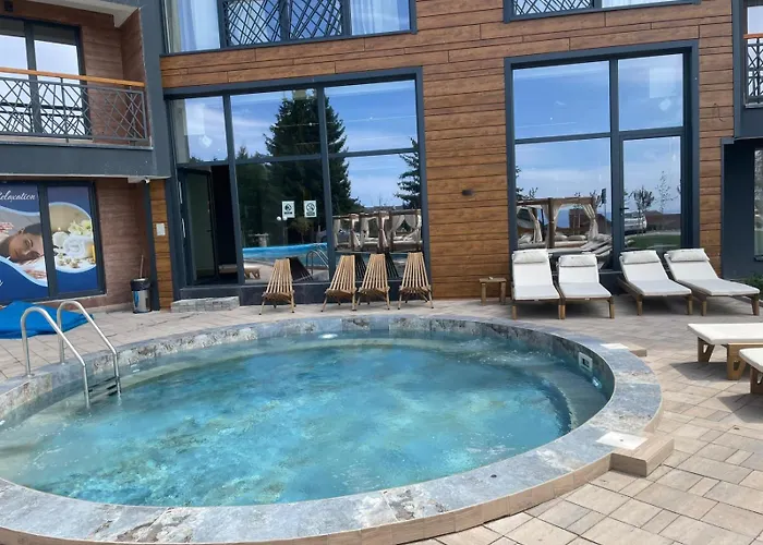 Hills Lux & كوباونيك